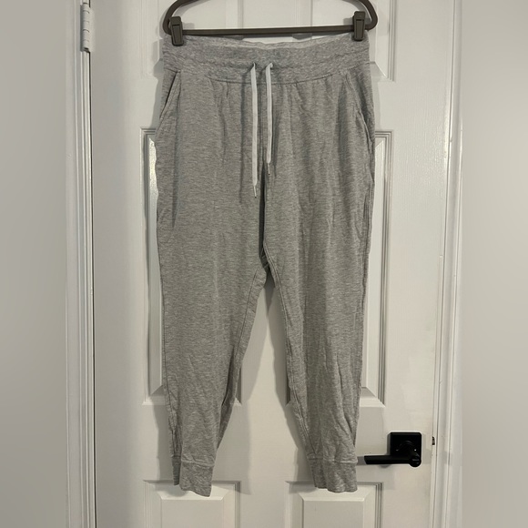 Lululemon Warm Down Jogger II Heathered Core Medium Grey size 12 worn once EUC - Picture 3 of 12